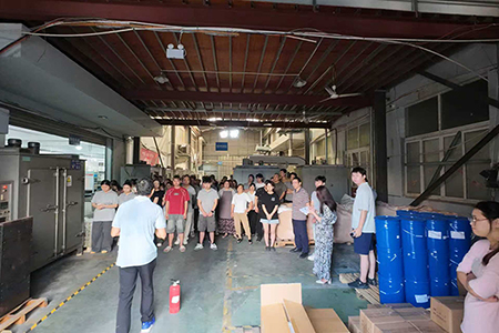 2025年10月18日公司成功舉辦了消防安全培訓(xùn)及演練！